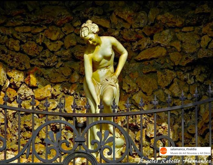 museocasalis's tweet photo. ¡Muy buenos días, Mundo! Bienvenidos a este viernes luminoso y vivo, intenso y colorido que podemos vivir #ConMuchoArte en el #museo, #ElCafeDeLis y #LaTiendaDeLis. 🏠⚜️
¡Te esperamos a partir de las 11 horas para continuar emocionándonos y sintiendo con #ElPoderDeLis! #DIM 2022 https://t.co/RsMB2AhZ1y