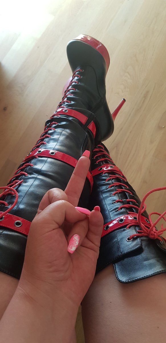 GeldherrinLady1's tweet photo. Guten Morgen ihr kleinen Versager, tretet an!
#herrin #zahlsklave #sklave #Erniedrigung #moneydom #moneyslaves #Goddess #feet #Zahlfotze #Zahlsau #Geldherrin https://t.co/OtBe0jfomV