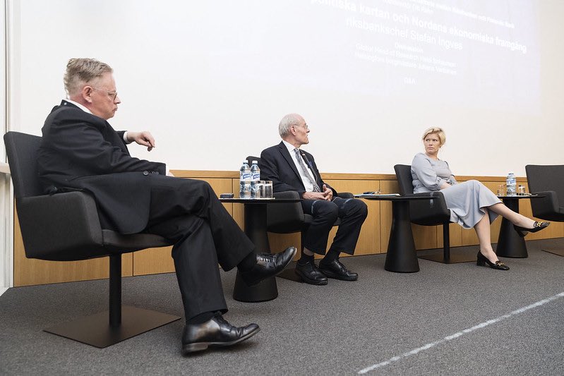 Stefan Ingvesin <a href="/riksbanken/">Sveriges riksbank</a> kunniaksi järjestetyn juhlaseminaarin kuvasatoa voi käydä katsomassa Flickrissämme. Kiitokset vielä <a href="/SchaumanHeidi/">Heidi Schauman</a> ja <a href="/filsdeproust/">juhana vartiainen</a> puheenvuoroistanne tilaisuudessa.

flickr.com/photos/suomenp…