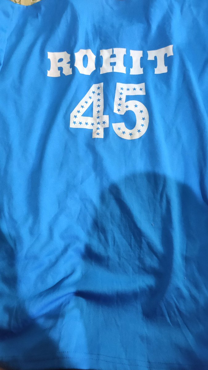 Shubh10476's tweet photo. Prepared for tomorrow..Go @ImRo45 
P.S.- A @RCBTweets fan..
#RCB #MIvsDC
#MumbaiIndians #MI #IPL2022 #IPL https://t.co/L4ln7HS7FE