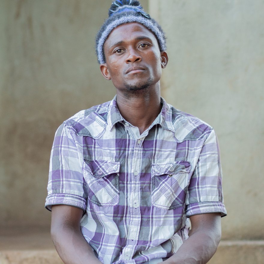 UNICEFMalawi's tweet photo. In Nsanje district, Village Head Charles Kapombeza is encouraging everyone in his community to get vaccinated against #COVID19. https://t.co/GV3NYsiFrg