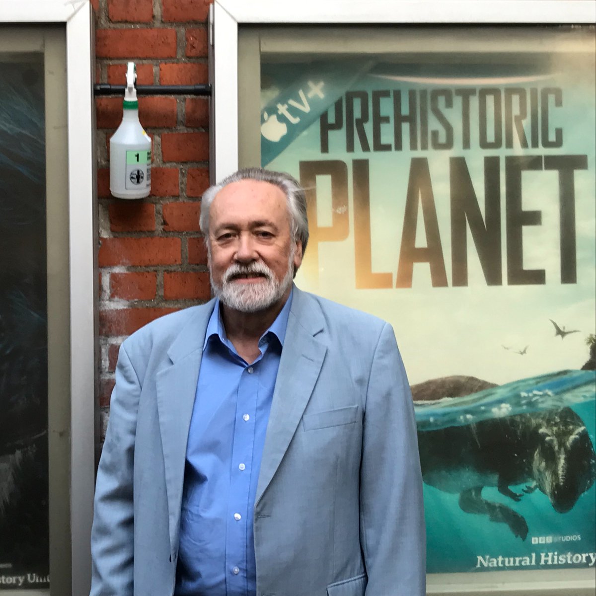 To finally see the first two espisodes in their complete form was an out of this world experience. Hopefully this will inspire the next generation of paleontologists and paleo scientists like Walking with Dinosaurs did for me. 2/n