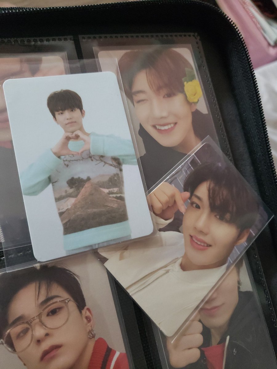 addteucat's tweet photo. Junkyu & Dobby Kit pc w/ woo ar pc arrived safely po! Thank you for helping me complete another of my ot12 collection 😍🥰 @0409cart #0409FEEDBACKS https://t.co/Hp3t9mwpuc