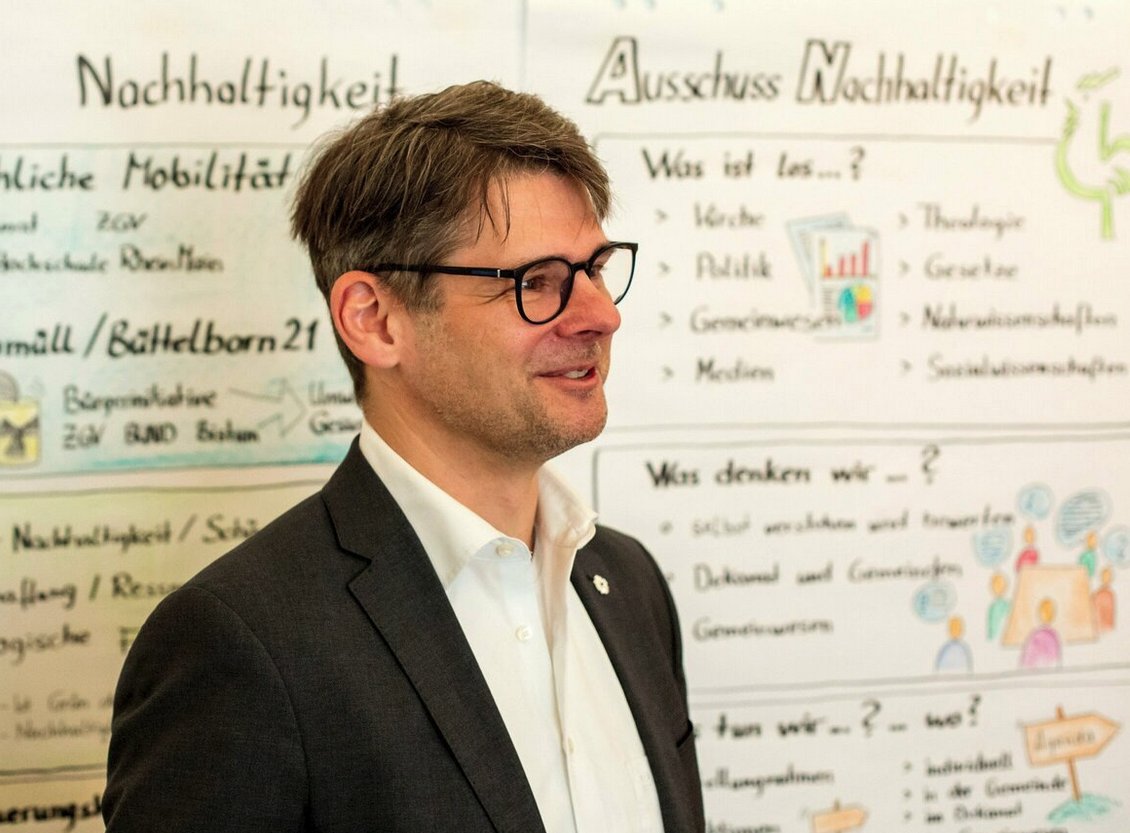 InKirche's tweet image. #EKHNsynode besezt Gremien und Ausschüsse. Die Zahl der Ausschüsse wird an der Zahl der Arbeitswilligen orientiert. Das wirkt etwas pragmatisch. 
Wo bleibt z.B. das Weltthema #Klimawandel als zentrales Thema? #ChurchesForFuture
@ekhn_de @zgv_ekhn @Christians4Fut