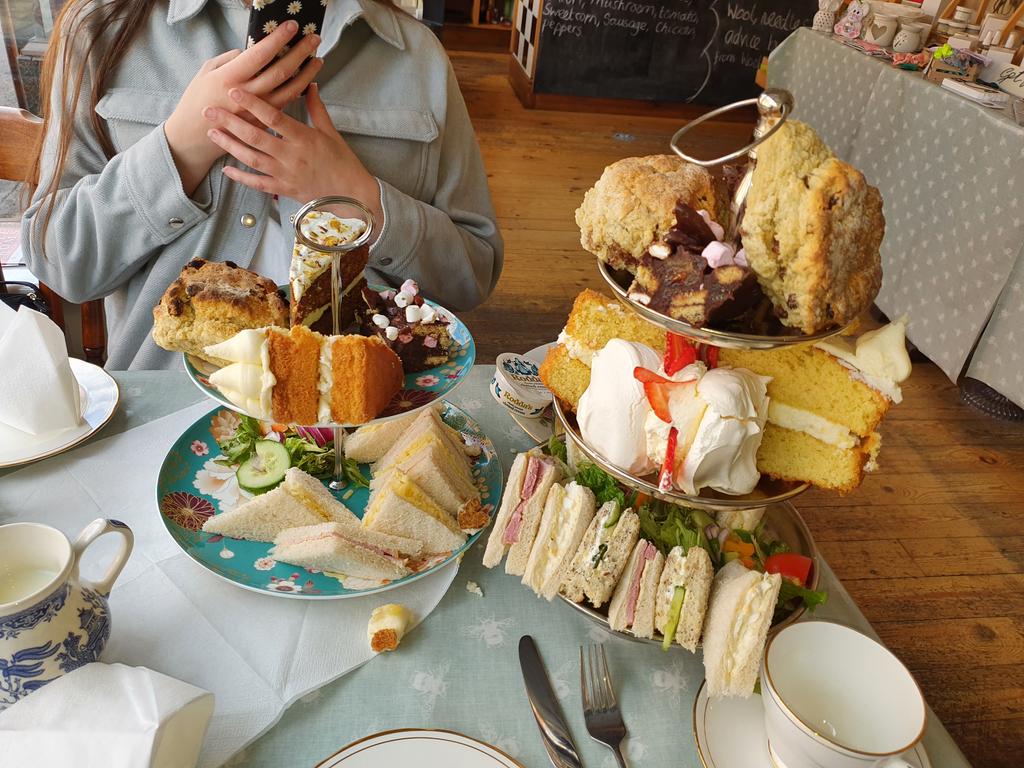 Food_Tech_Teach's tweet photo. Afternoon tea inspiration ❤️ https://t.co/qBAYho7nva