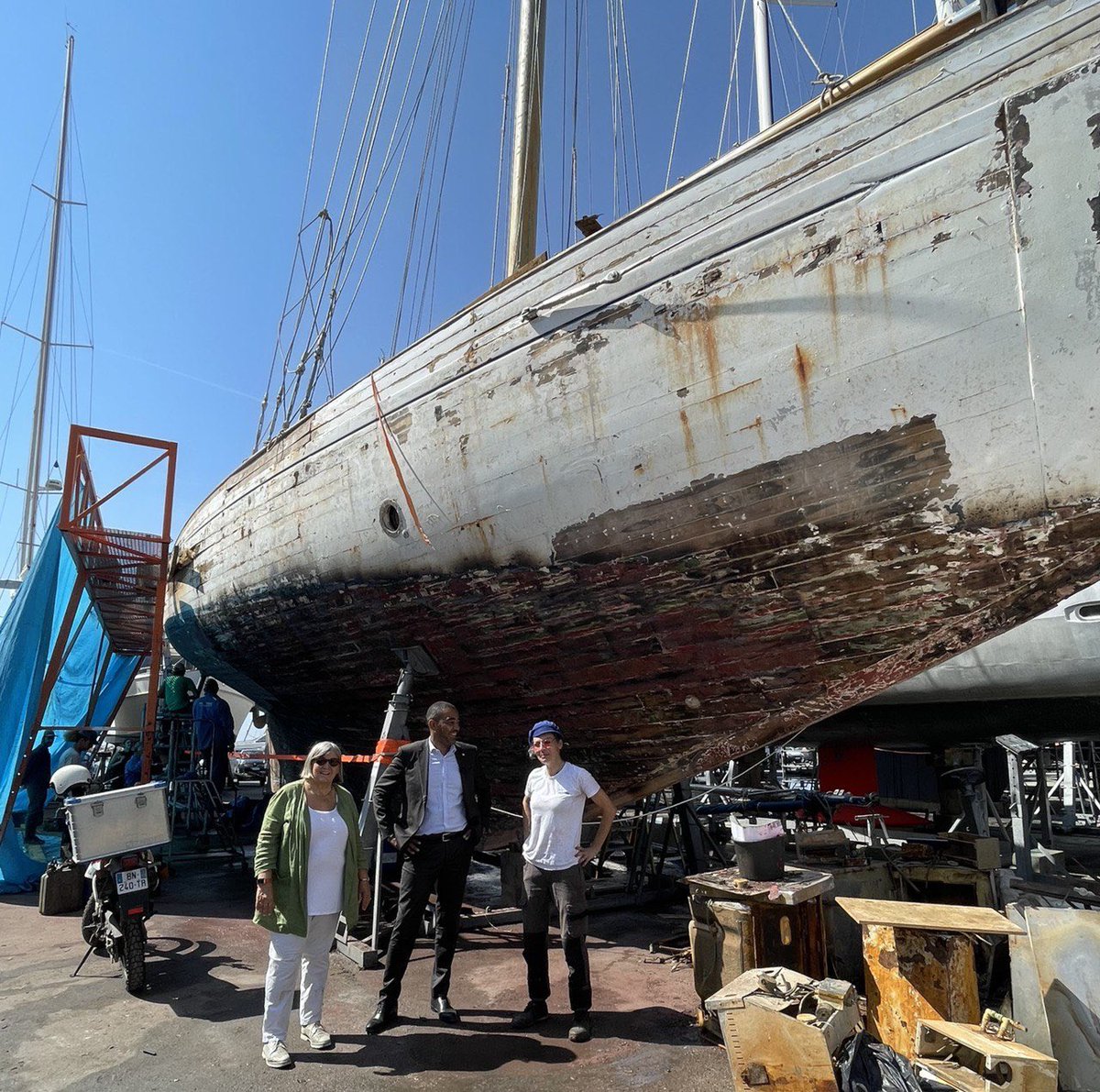 saidahamada's tweet photo. Remettre en état des vieux bateaux tout en s’insérant dans le monde professionnel, c’est la mission de @assopilotine ! 
Merci de faire découvrir des métiers passions à celles et ceux qui sont éloignés de l’emploi 👍🏼
#Ensemble nous irons encore plus loin !
#emploi #maritime https://t.co/C44Hk8vK02