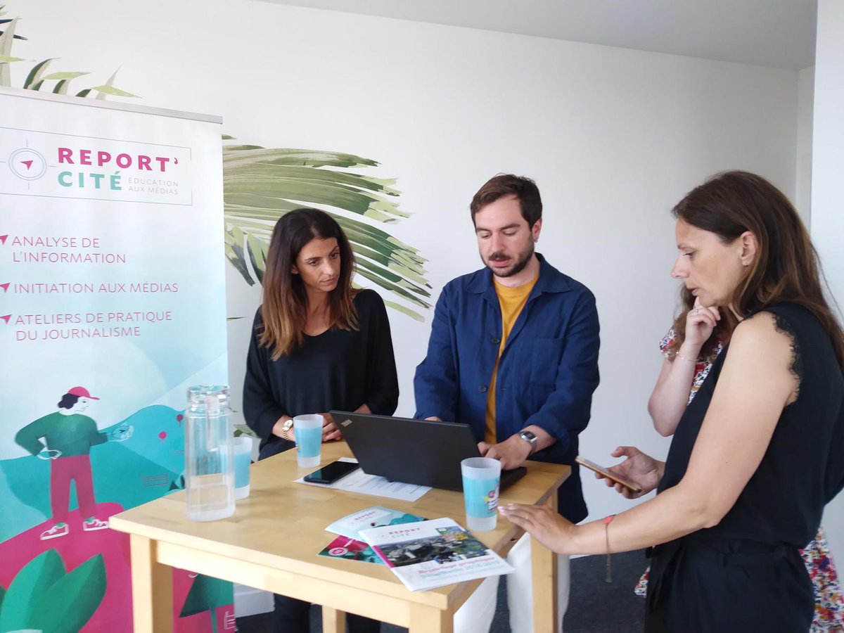 Tournage d'une capsule vidéo dédiée à l'escape Fake, en compagnie de Tiffany, Manu Pelletier (developpeur) et Sabrina Fontaine (présidente de la Fun'dation <a href="/Mediapilote/">Mediapilote</a>).
Merci à <a href="/Mediapilote/">Mediapilote</a> d'avoir participé au financement de ce projet. 
#EscapeFake