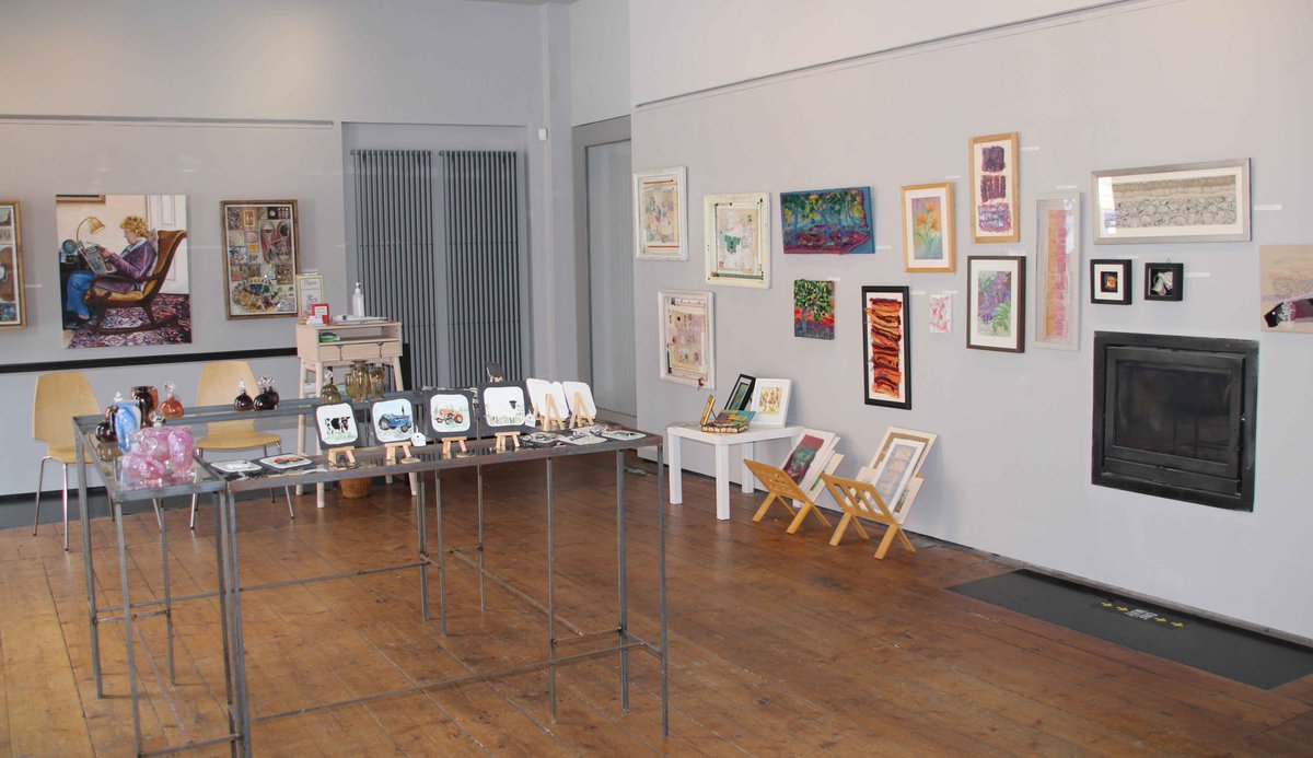 Spring Fling at R-Space presents a range of affordable art and craft work. Sales runs until 28th May. Exhibiting artists also take commissions. See rspacelisburn.com
#art #sale #painting #glass #ceramics #textiles