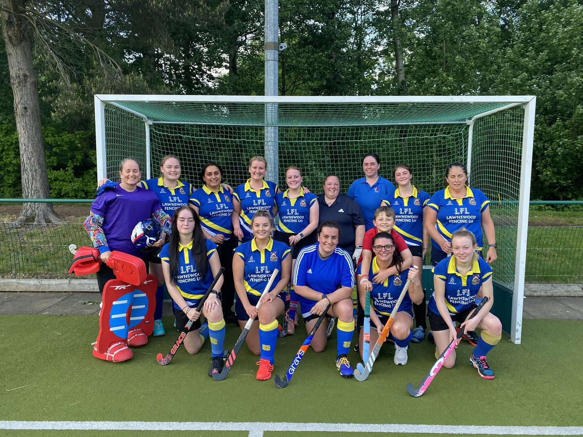 23 years after playing hockey at school here’s me with the ladies team @OldHalesHockey celebrating our first summer league win. This has made such a massive difference to my #mentalhealth too giving me time to wind down from work @PIandMedNeg #OldHales #HockeyIsForEveryone