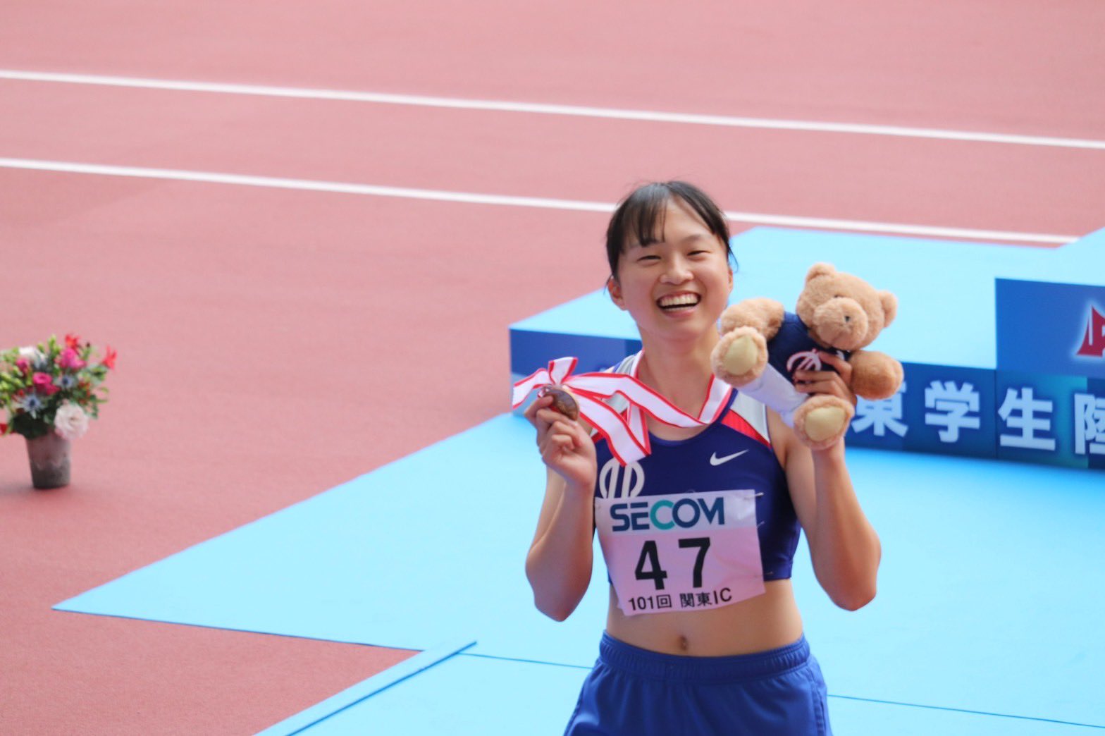 順天堂大学　陸上競技部　公式ウィンドブレーカー ミズノ 順天堂大学 中距離走 陸上競技部 選手支給 実使用