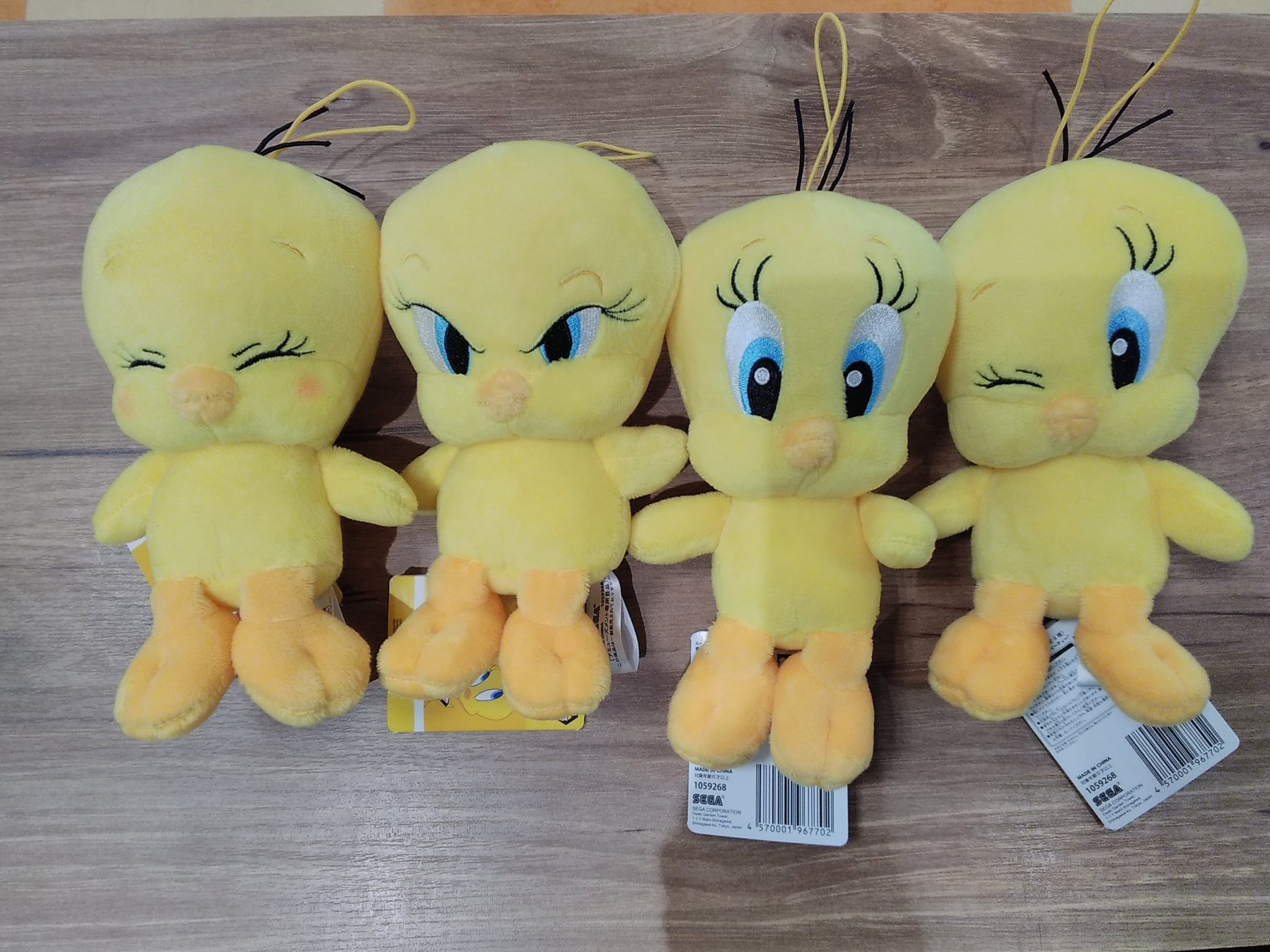 ゲームフィールド千城台店 10 時営業 プライズ ルーニー テューンズ 表情いろいろぬいぐるみ トゥイーティー 入荷いたしました 今年80周年のトゥイーティーちゃんから可愛いぬいぐるみが登場です どの表情も可愛くてコンプリートしたくなっ
