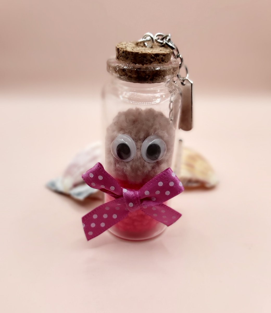 HorsesGuiding's tweet photo. Pom-anion in a Glass Bottle. Unique little gift! #craftersmarketuk https://t.co/fXjpqqGGBV via @_cmuk #MHHSBD #ukmakers #needsahome #forsale #pompom #bringingabout #elevenseshour #giftukam #giftukhour https://t.co/UQYb5Y9vI9
