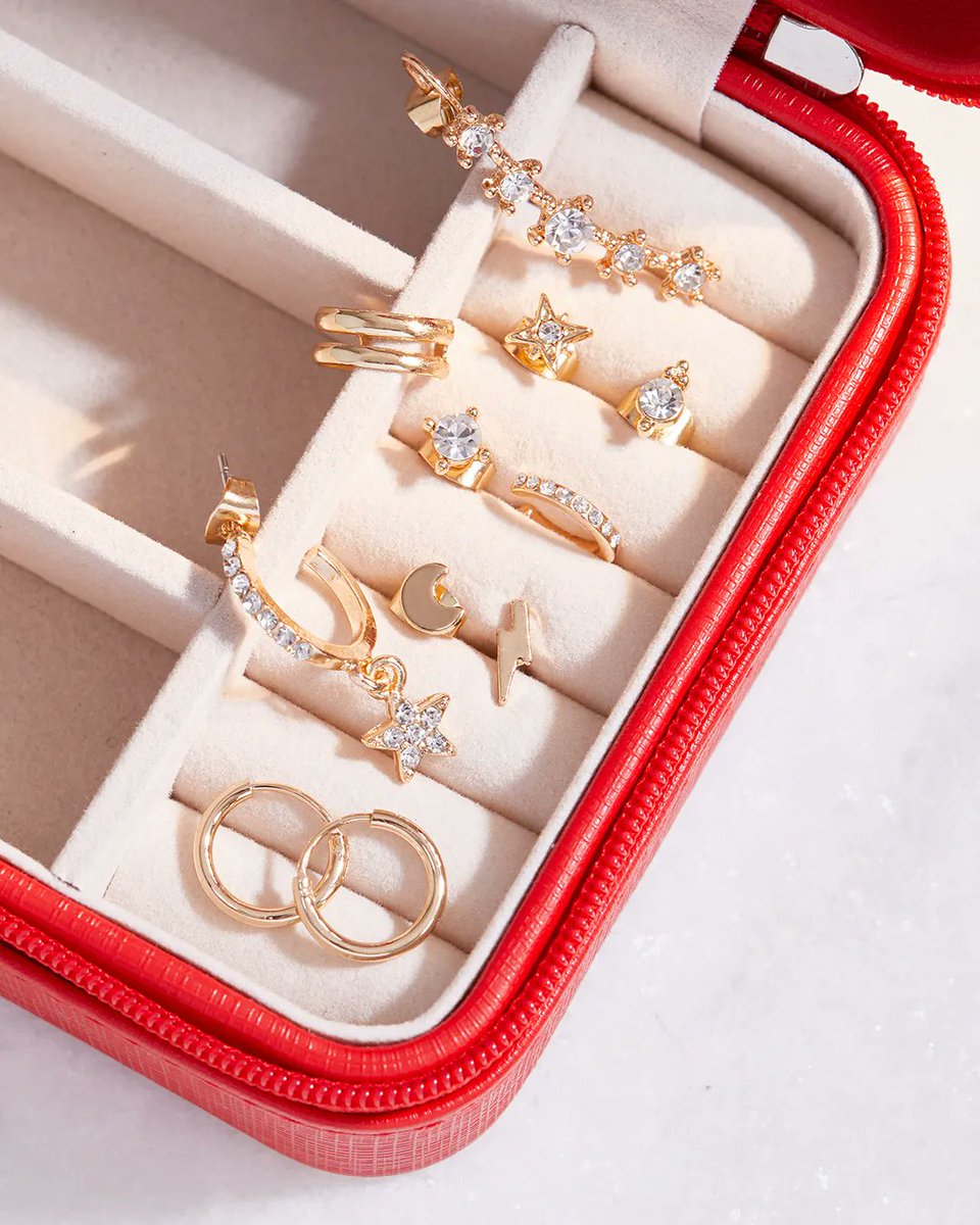 superdrug's tweet image. RT &amp;amp; follow 2 #WIN a mixed Superdrug Jewellery Bundle! ✨ Competition ends 23:59 20/05/22, T&amp;amp;Cs apply please see bio 🥰 16+ and UK Only. Superdrug Stores PLC is the promoter.