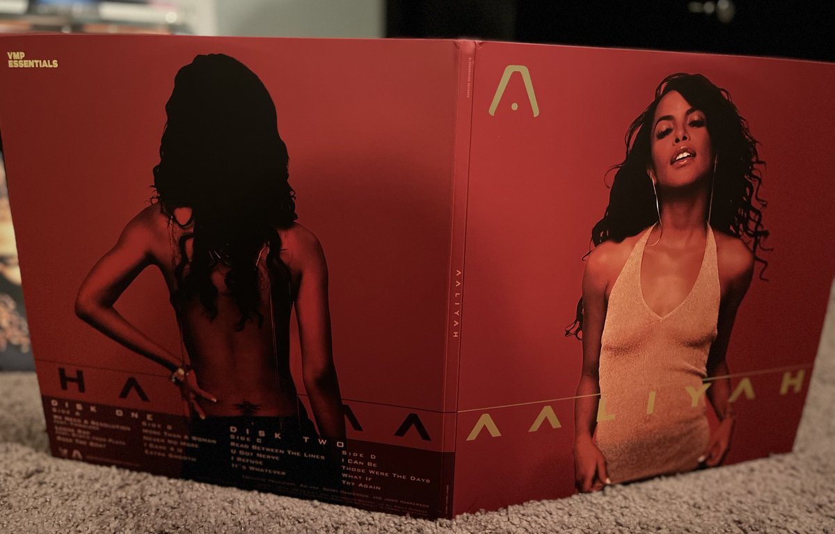 TaiLovesPapi's tweet image. I’m GAGGED. 😭😭😭😭