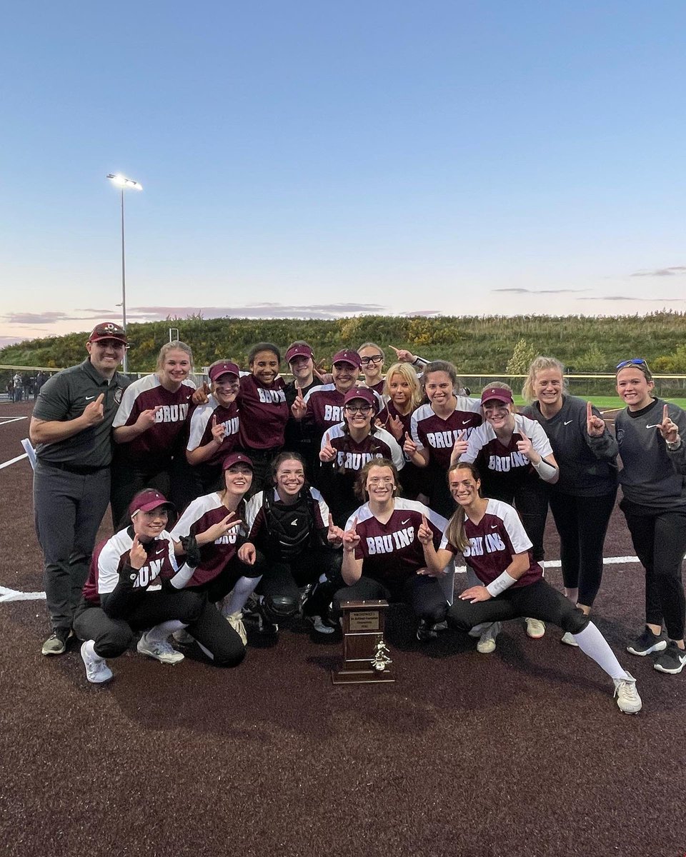 CascadeBruins's tweet photo. Congrats to our district champs!!! Now on to state!  #bruinpride https://t.co/Rd2nk35fUT