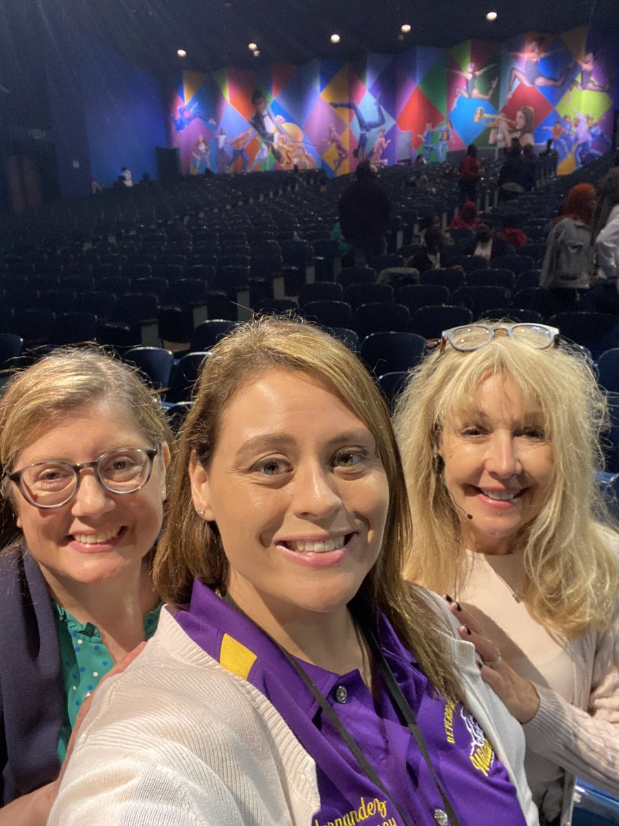 clhernandez3's tweet photo. @desautels_phd when your professor from @butleru visits @GarySchools …. Magic happens!! Thank you for sharing your heart, passion, and knowledge. https://t.co/l7xI8tw9xK
