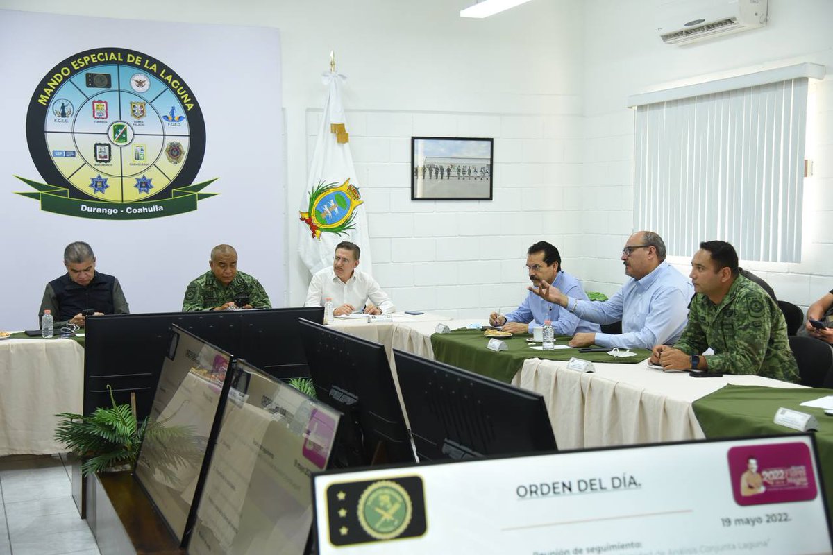 DgoFiscalia's tweet photo. #Durango: Revisan mandos los índices de #Seguridad, antes de las #Elecciones2022MX. @DgoFiscalia https://t.co/0vmCiJ5No3