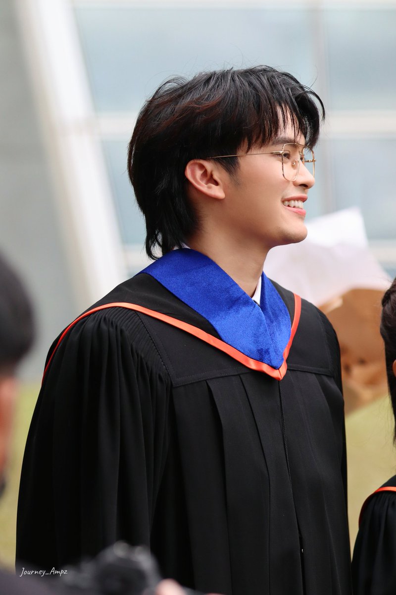 Journey_AMPZz's tweet photo. ยินดีกับบัณฑิตโซคิ้วทึด้วยน๊าค๊าา 🤍🥰

#nontgraduation 
#nonttanont
#ampzmemo https://t.co/Xhzsigm0yK
