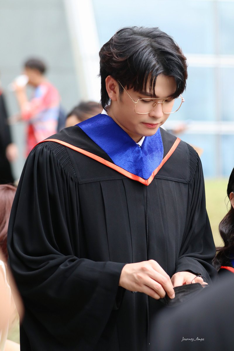 Journey_AMPZz's tweet photo. ยินดีกับบัณฑิตโซคิ้วทึด้วยน๊าค๊าา 🤍🥰

#nontgraduation 
#nonttanont
#ampzmemo https://t.co/Xhzsigm0yK
