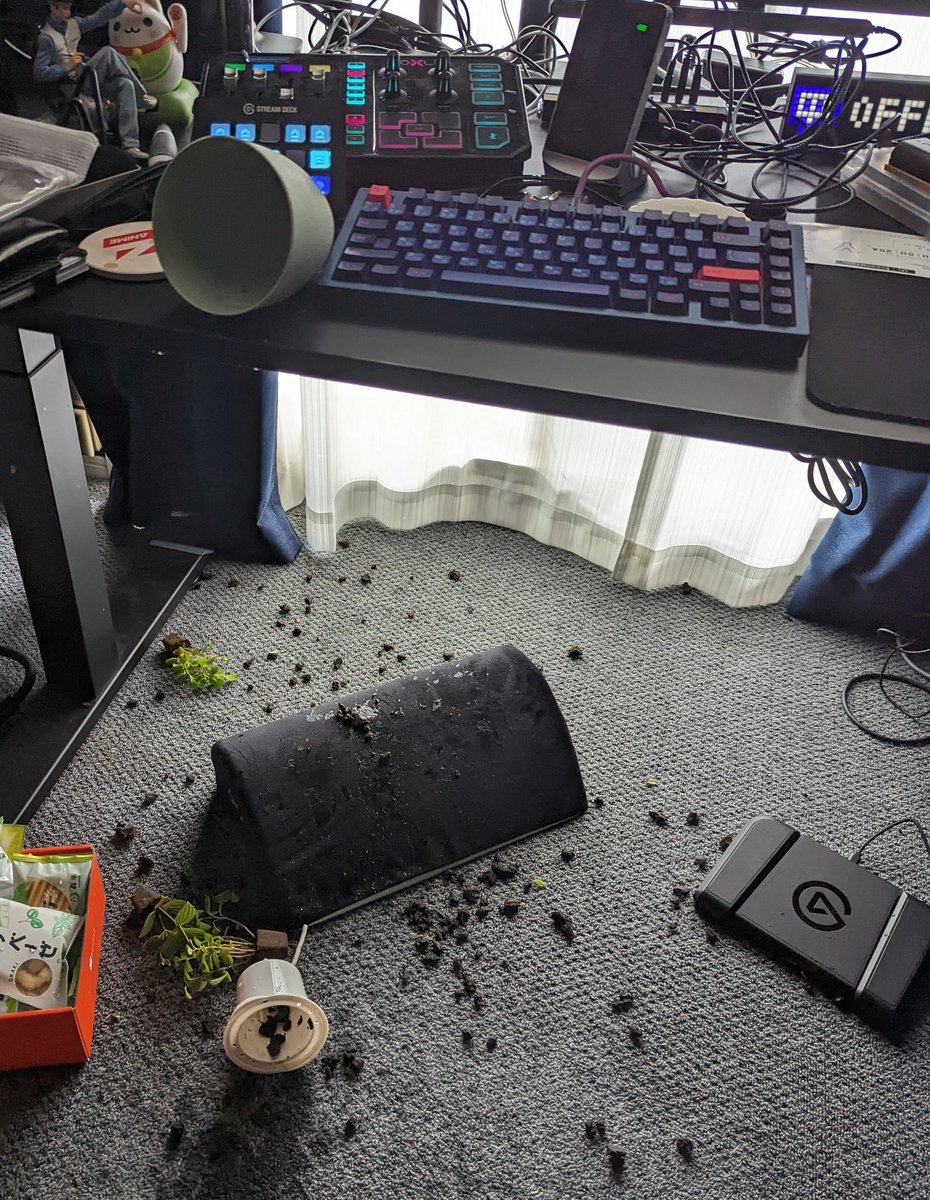 CDawgVA's tweet photo. I hate my day https://t.co/2R3MVzvb0n