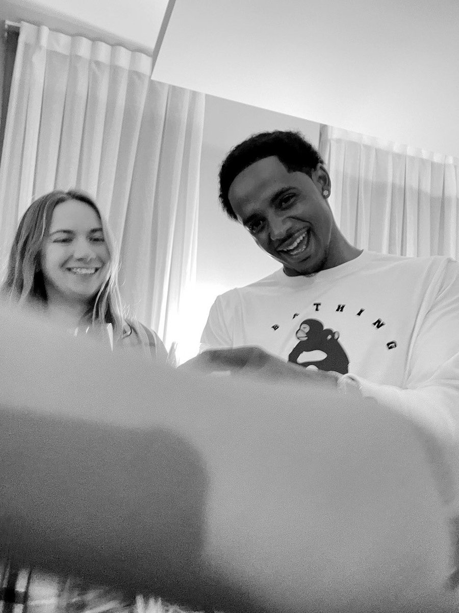 Look who’s at vee con @lenna_clay 💕🌴 Family @The_ClayMates #BakedNation 🧡🌵