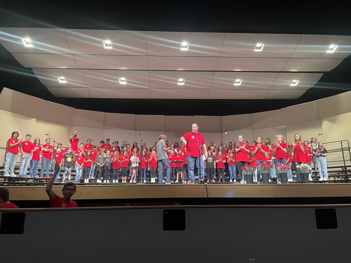 Mr. Decou & the HBMS Choir really outdid themselves tonight at their concert! Thank you Mr. Decou, Mr. Tucker & Mr. Kinard for your heart & for loving these kids to the core 🎤🏴‍☠️🤩💛 #SingingWithPride @HudsonBendMS @ccastanares_