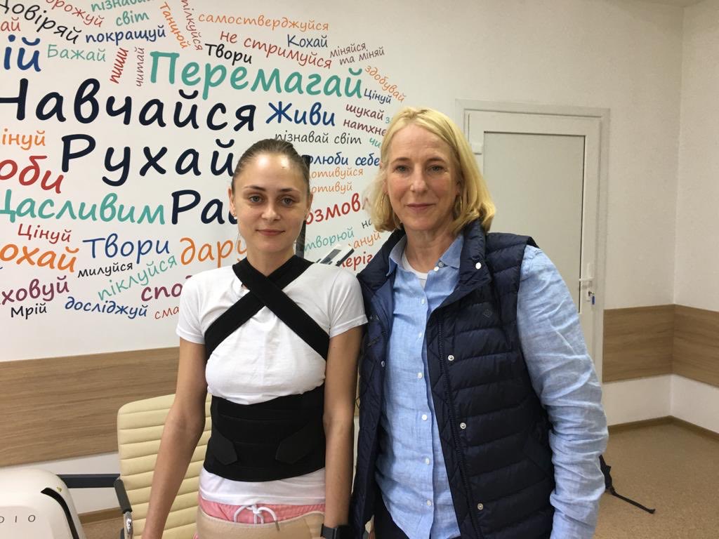 Hanna Polonska verlor ihren Mann und ihren ungeborenen Sohn, wurde schwer verletzt, als Russen ihr Auto beschossen. Als wir uns im Mai trafen, wünschte sie sich, im Bundestag zu sprechen. Ein Teil davon erfüllte sich jetzt mit einer Videoschalte zur ukr.-dt. Parlament. Gruppe