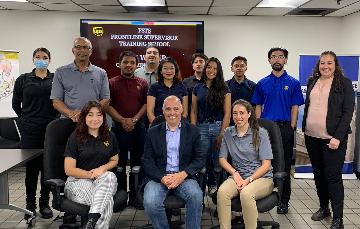 jimweber88's tweet photo. A great talk with FSTS students in Grande Vista last night and Cerritos tonight! What a future we have at UPS! @Jimboos4 @Harry_Guleian @Buckeyelouie https://t.co/Nhg8K7Ejdv
