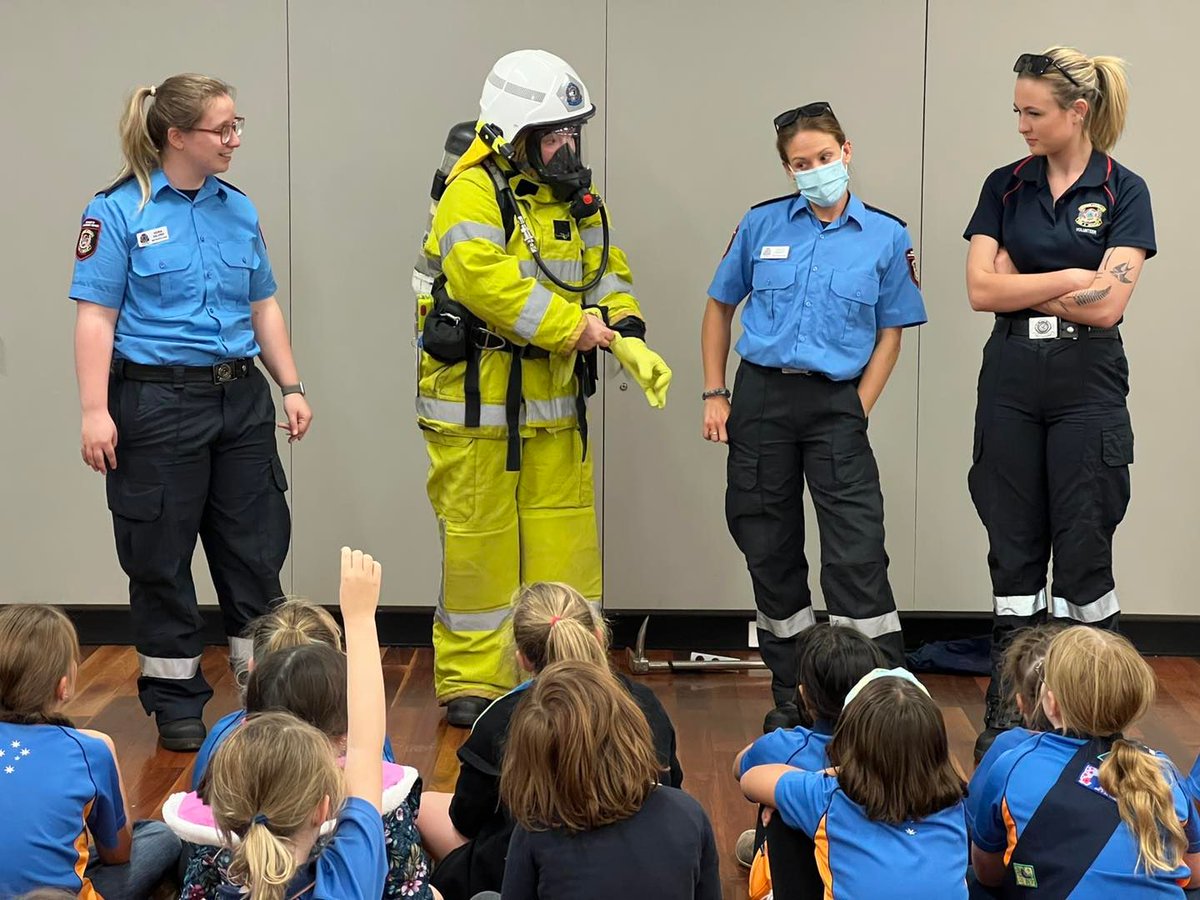 An all-female crew from Metro Volunteer Fire & Rescue recently spoke to the Ellenbrook Girl Guides about #HomeFireSafety. With role models like these #ImpressiveWomen, hopefully we’ll see a new generation of #EmergencyServices leading ladies soon! #NVW2022 #BetterTogether