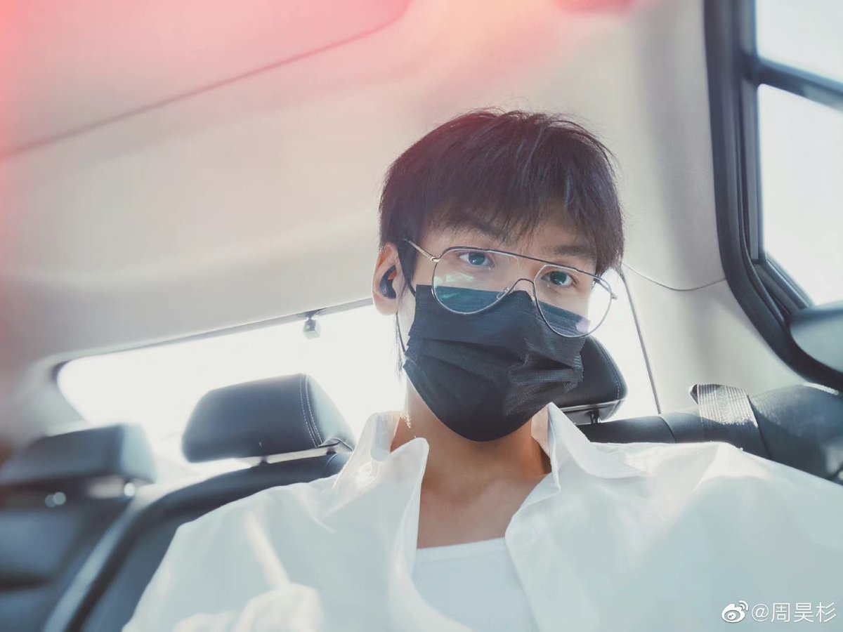 Leo_plan_'s tweet photo. วันนี้วันบอกรักจีน 520 เราจะบอกรักพี่ลีโอ เรารักพี่ลีโอน้ารักมากรักที่สุดในสามโลก รักจนไม่รู้จะอธิบายเป็นคำพูดยังไง อยู่ให้เรารักไปนานๆนะ🦁💕 https://t.co/dzV620FPly