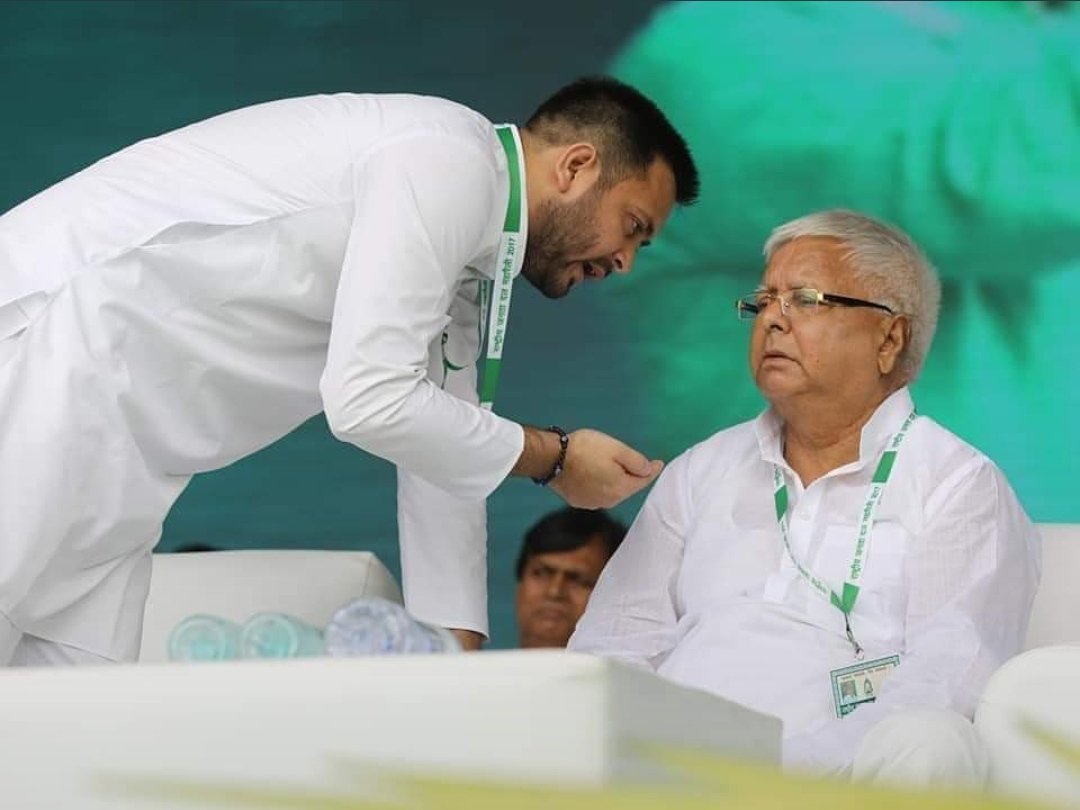 _Sumit_raj's tweet photo. मैं उस माटी का वृक्ष नहीं जिसको नदियों ने सींचा है,
बंजर माटी में पलकर मैंने मृत्यु से जीवन खींचा है.! 
मैं पत्थर पर लिखी इबारत हूँ शीशे से कब तक तोड़ोगे,
मैं पत्थर पर लिखी इबारत हूँ शीशे से कब तक तोड़ोगे.
मिटने वाला मैं नाम नहीं,
तुम मुझको कब तक रोकोगे,
तुम मुझको कब तक रोकोगे.! https://t.co/qtO9AdZ3Dj