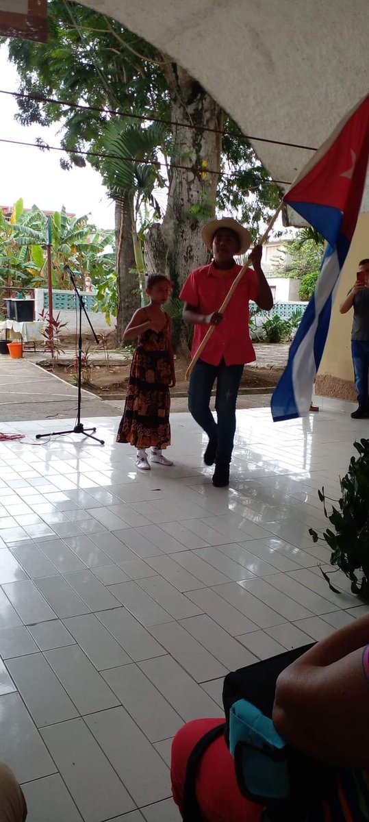 idalmis_wanton's tweet photo. La alegría primó en este encuentro de miembros del Destacamento Pedagógico Manuel Ascunse Domenech en su 50 aniversario, fueron recordados sus primeros pasos en el magisterio cubano,  "instruir puede cualquiera, educar sólo quien sea un evangelio vivo" #dpeStgo #CubaMined https://t.co/qQ0H1zmKJ8