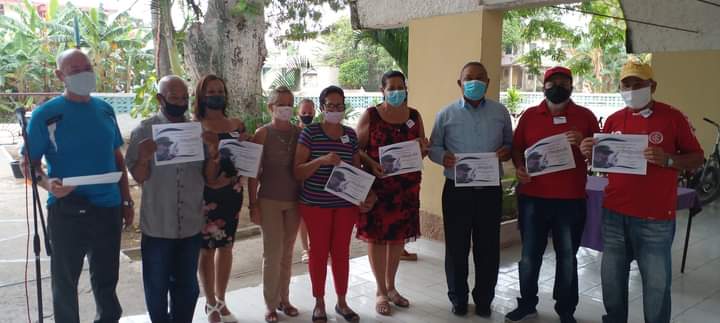 idalmis_wanton's tweet photo. La alegría primó en este encuentro de miembros del Destacamento Pedagógico Manuel Ascunse Domenech en su 50 aniversario, fueron recordados sus primeros pasos en el magisterio cubano,  "instruir puede cualquiera, educar sólo quien sea un evangelio vivo" #dpeStgo #CubaMined https://t.co/qQ0H1zmKJ8