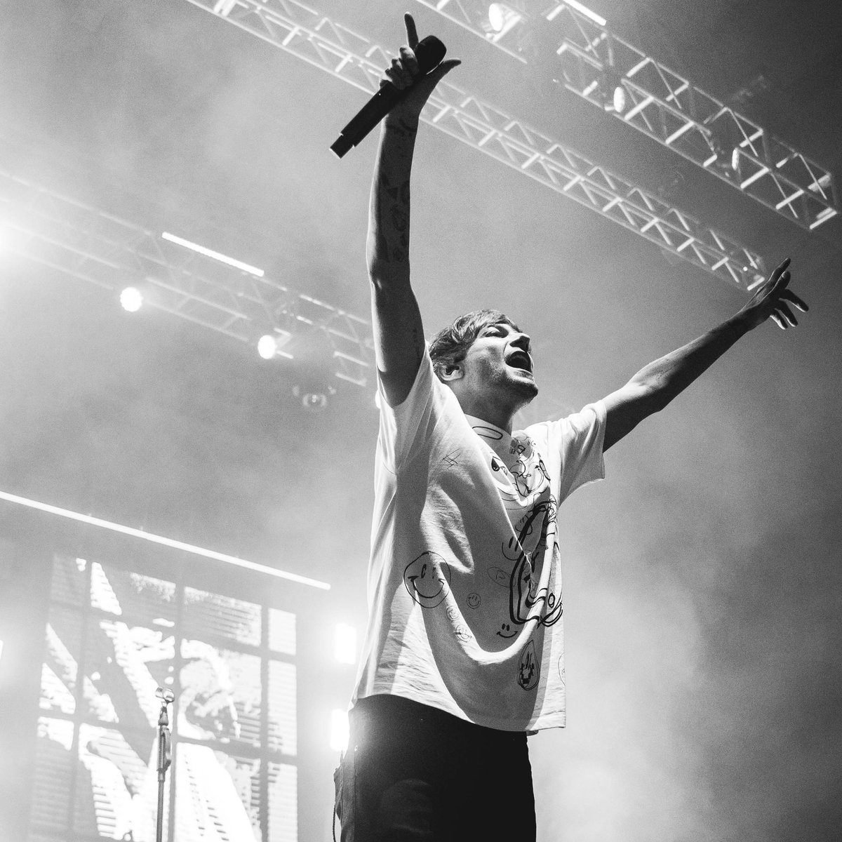 G5pro's tweet photo. 🇵🇾 ¡Nos vemos pronto @louist91! 😍🤩😜 #LouisTomlinsonPy https://t.co/lSDjHezKVa