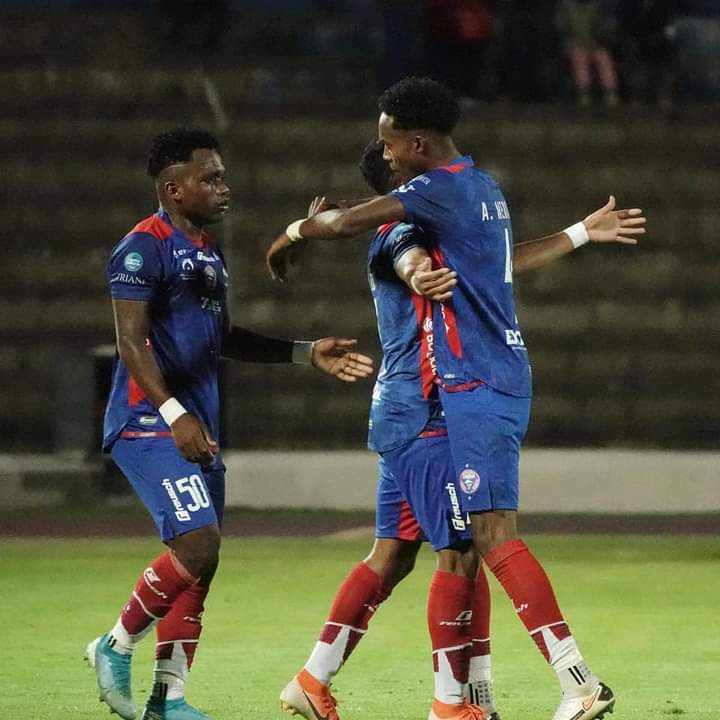 ElEspartanoEc's tweet photo. ¡IMPARABLE EL CICLÓN!

Cuarto triunfo consecutivo para el @cdolmedoficial que sigue escalando posiciones, ya son terceros en la Liga Pro Serie B. https://t.co/NWlbn8aT0Z