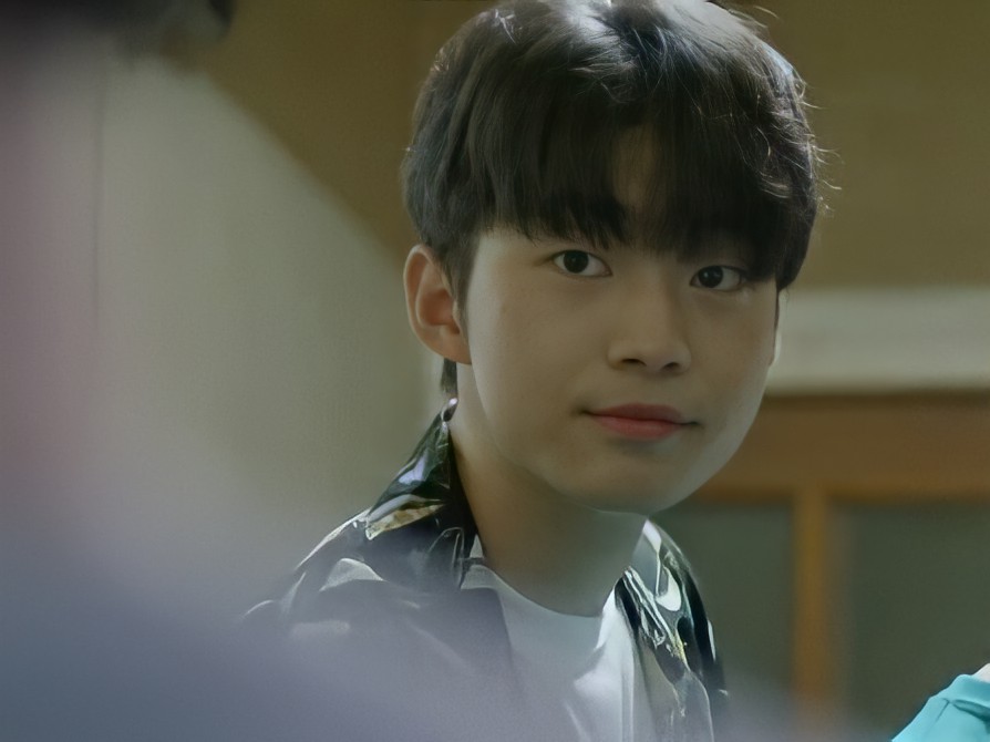 kangminius's tweet photo. I can barely understand what <Half Fifty> is about. All I know, Lee Geunnam is a cutie patootie 😆
#김강민 #KIMKANGMIN
#이근남 #반오십 #HalfFifty https://t.co/TZJ8yd4lcD