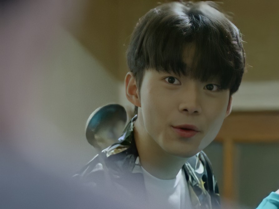 kangminius's tweet photo. I can barely understand what <Half Fifty> is about. All I know, Lee Geunnam is a cutie patootie 😆
#김강민 #KIMKANGMIN
#이근남 #반오십 #HalfFifty https://t.co/TZJ8yd4lcD