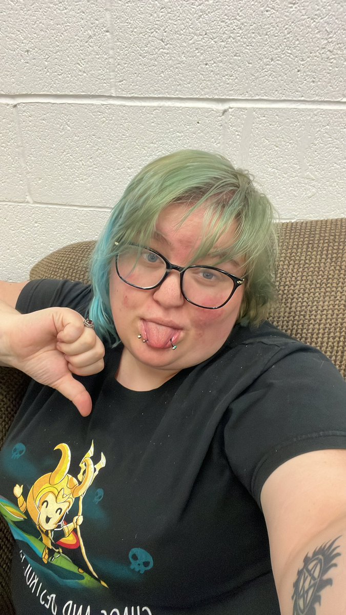 WiffWhitney's tweet photo. Got a haircut….lady clearly didn’t understand the punk style I was going for and made it way to short. 😩 you will see more wigs from me till my hair grows out. https://t.co/GT4kiGWVss