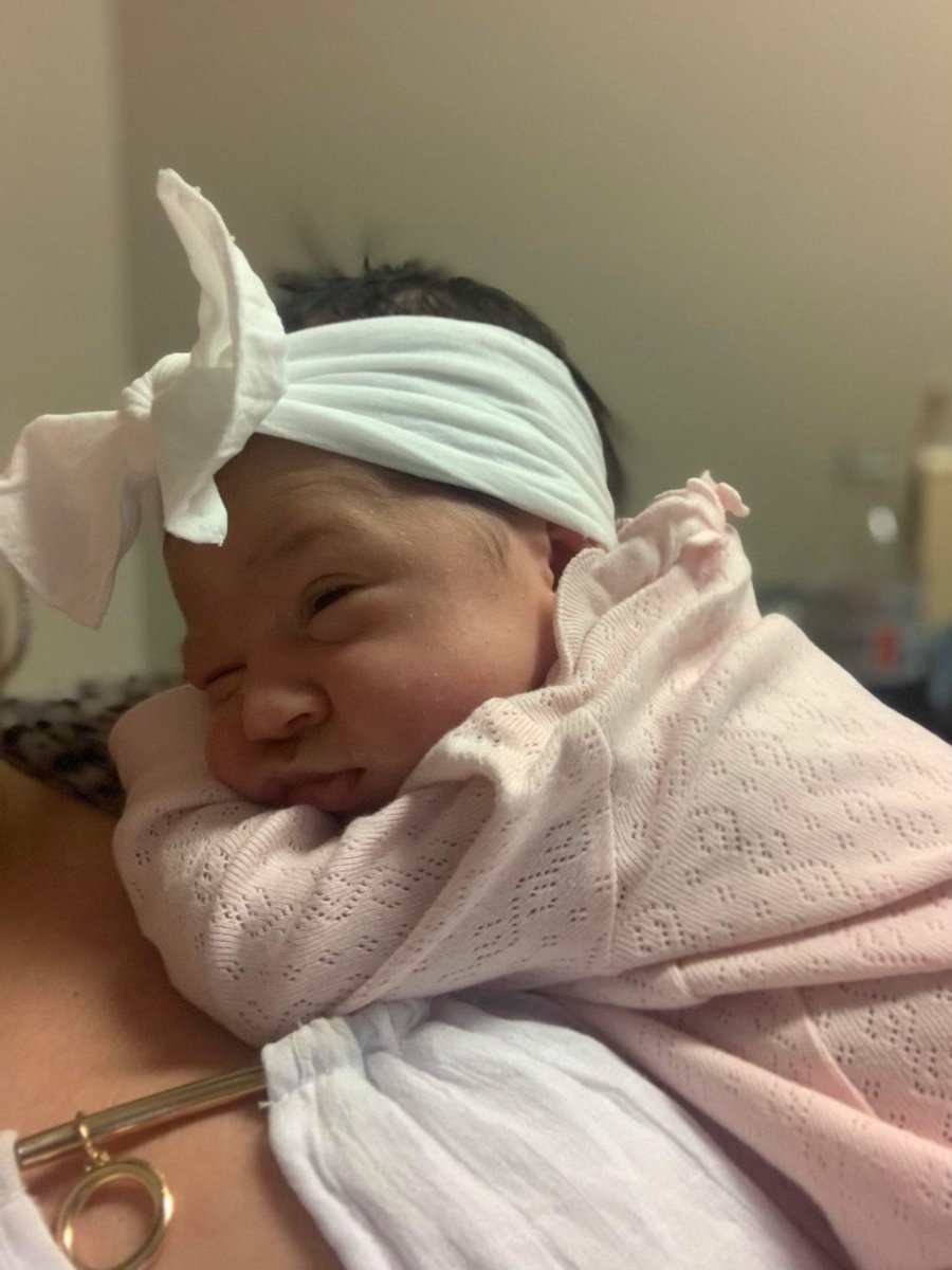 DerekRoyaI's tweet photo. My baby girl will be 4 weeks tomorrow. She’s growing too fast, slow down mamas 😍💞💙🥀 https://t.co/s0lpYOWM1o