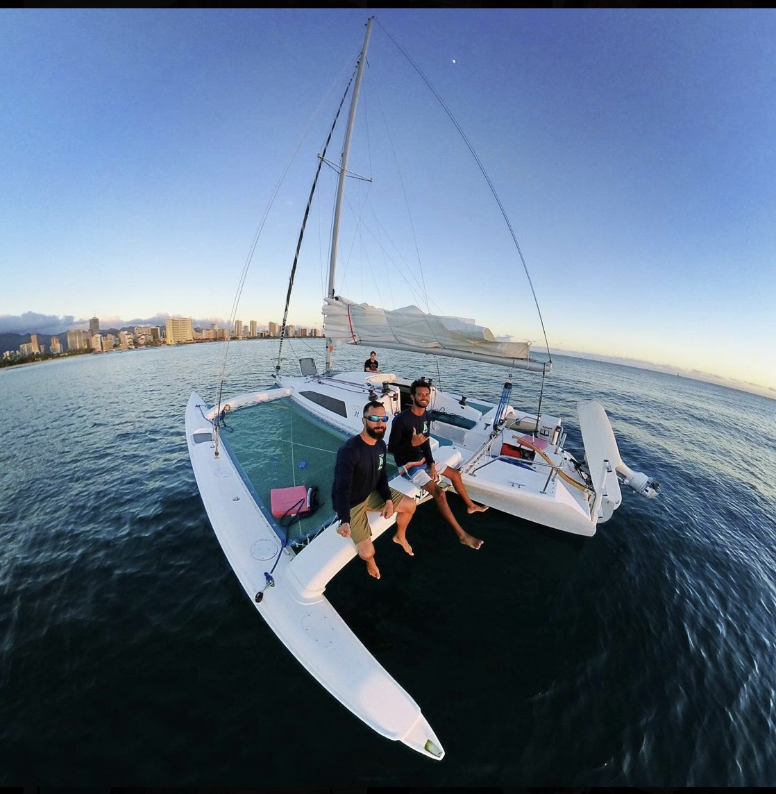 olacharters's tweet image. It’s almost aloha #friday 🥳🥳 #sail #sailing #hawaii #oahu #honolulu #waikiki #maui #kauai #aloha #bigisland #catameran #boat #beach #yacht #yachlife #trimeran