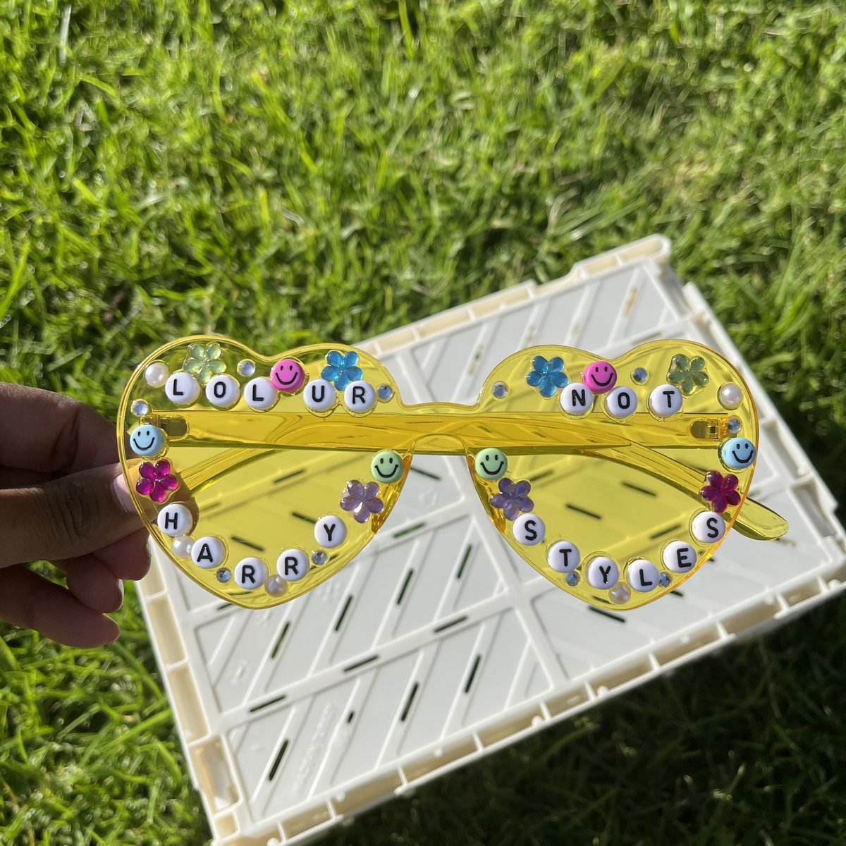 Harry’s House is on repeat ✨🧍🏽‍♀️ 

link in bio to shop Harry inspired sunnies! #HarryStyles #loveontour #harrystylesTODAY #youknowiloveyoubabe