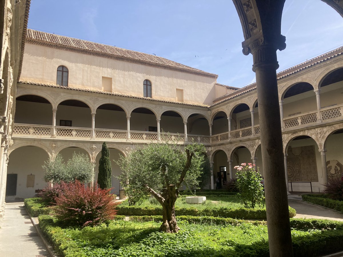 Una gozada la exposición de <a href="/ExpoAlfonsoX/">Exposición Alfonso X</a> Muy completa. Incluso con una de las pocas azafeas que se conservan , la de la Academia de Ciencias de Barcelona 😃😃