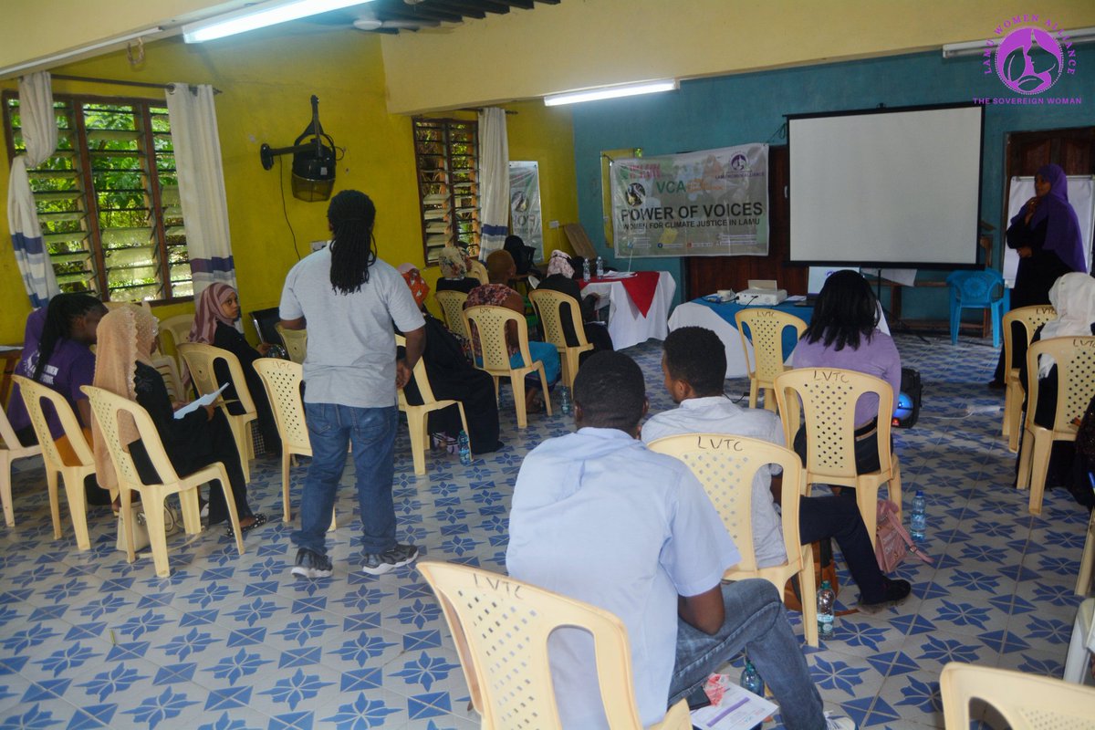 Lamuwomenallia1's tweet photo. Lamu Women Alliance brought youths and women in Lamu to educate them on media campaign and writing skills, as Importance of using social media as an advocating tools. https://t.co/qkgweS9zW3