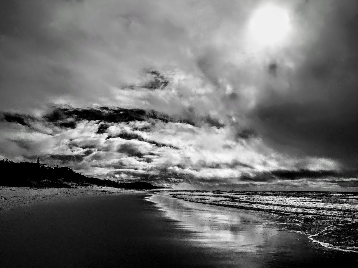 oceanairnft's tweet photo. Finally uploaded my #OceanAir exhibition. Follow for a chance to win one of my 50 images #NFTcollection #NFTCommunity #NFTCommunities #NFTArtist #Cryptoartist #DigitalArtist #NFTDrop #NFTDrop  https://t.co/p10i8tc6Nc https://t.co/shfJ0kHyBf