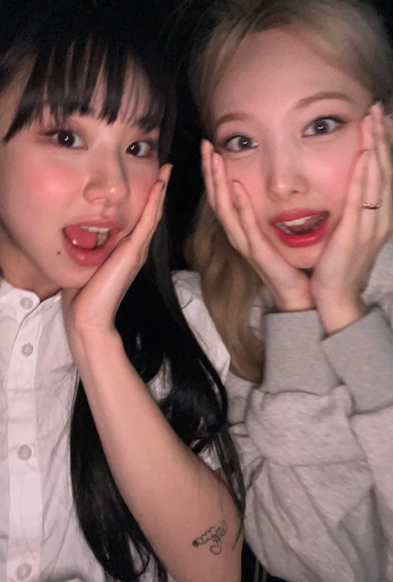 KATHARlN's tweet photo. congratulations for naybun unnie’s mini album https://t.co/tuLNHWCoka