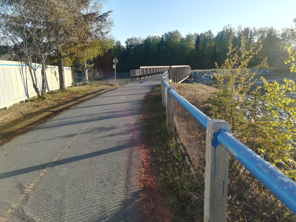 WalkaboutAK's tweet photo. When you're in Anchorage  walk about the bike trails. #anchoragerocks https://t.co/BfutV5usQK