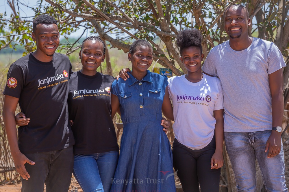 Winysencia Habonaya, (centre) a newly selected student from #TanaRiverCounty welcomed our #KenyattaTrust university & graduate beneficiaries to her home for our #INUKA registration. The visit allowed her family & community to enrol in our #economicempowerment programme.
