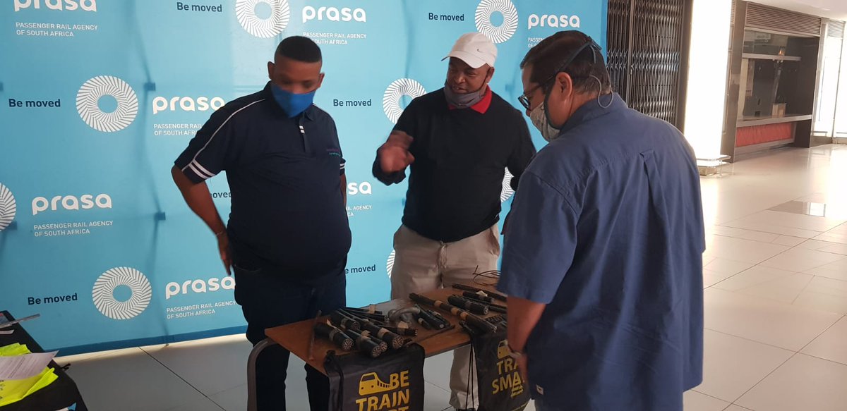 PRASA_Group's tweet image. ZERO TOLERANCE SAFETY CAMPAIGN
This morning we raise awareness of the impact of cable theft on our rail network at the @CapeTownTrains Station. 
#RailSmart
#StopCableTheft