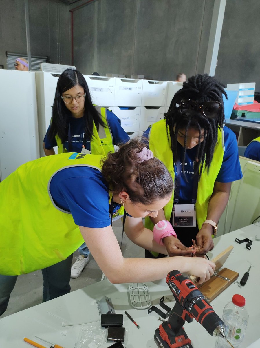 miralaymira's tweet photo. It's National Volunteer Week! I want to say thank you to all volunteers at @TechnologyOne and wider volunteers for all the wonderful work you do to support #TechnologyOneFoundation partners and the community. We're definitely changing the world #BetterTogether one step at a time. https://t.co/5ZpAHzQJRi