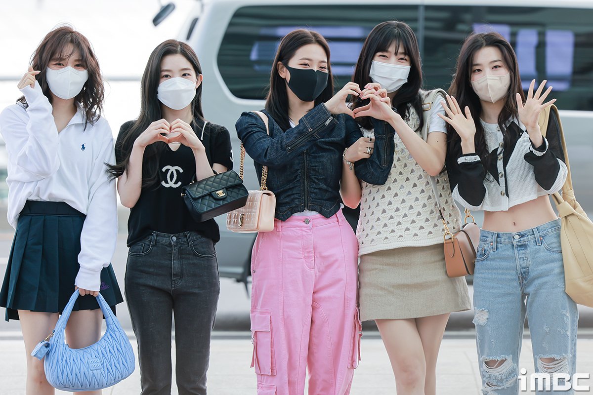 starfess's tweet photo. -base Red Velvet di Indo, kalian paling suka style nya siapa nih? https://t.co/GyJJUmzAsD